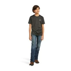 Ariat Boy's Short Sleeve Charcoal Charger Vertical Flag T-Shirt 10039584 7 Ariat Boy's Short Sleeve Charcoal Charger Vertical Flag T-Shirt 10039584 -Ariat Shoes Shop S22 BYS WEST 10039584 full