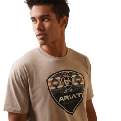 Ariat® Men's Geo Fill Oatmeal Beige Graphic T-Shirt 10044769 -Ariat Shoes Shop S23 MNS WEST 10044769 detail01